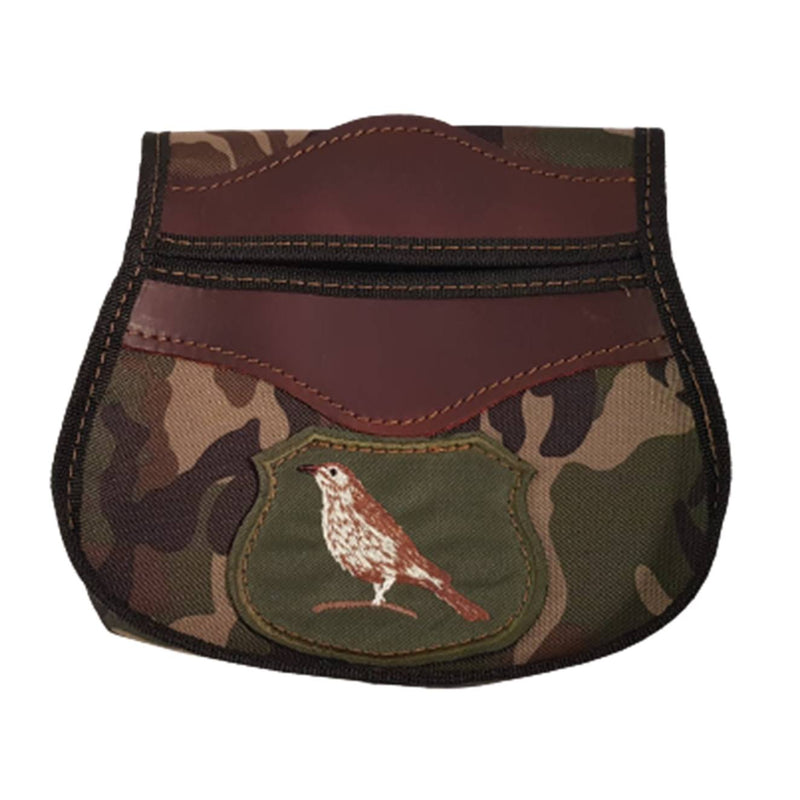 Una bolsa de ojeo en cordura lona camuflaje con bordado de zorzal, malviz o tordo