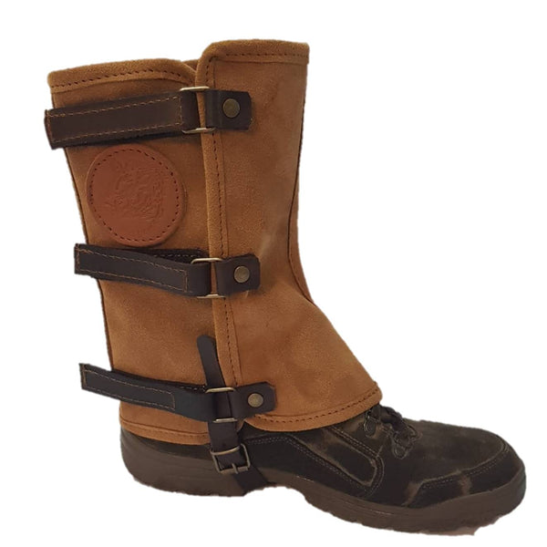 Polaina corta en serraje , con 3 pasadores de velcro.