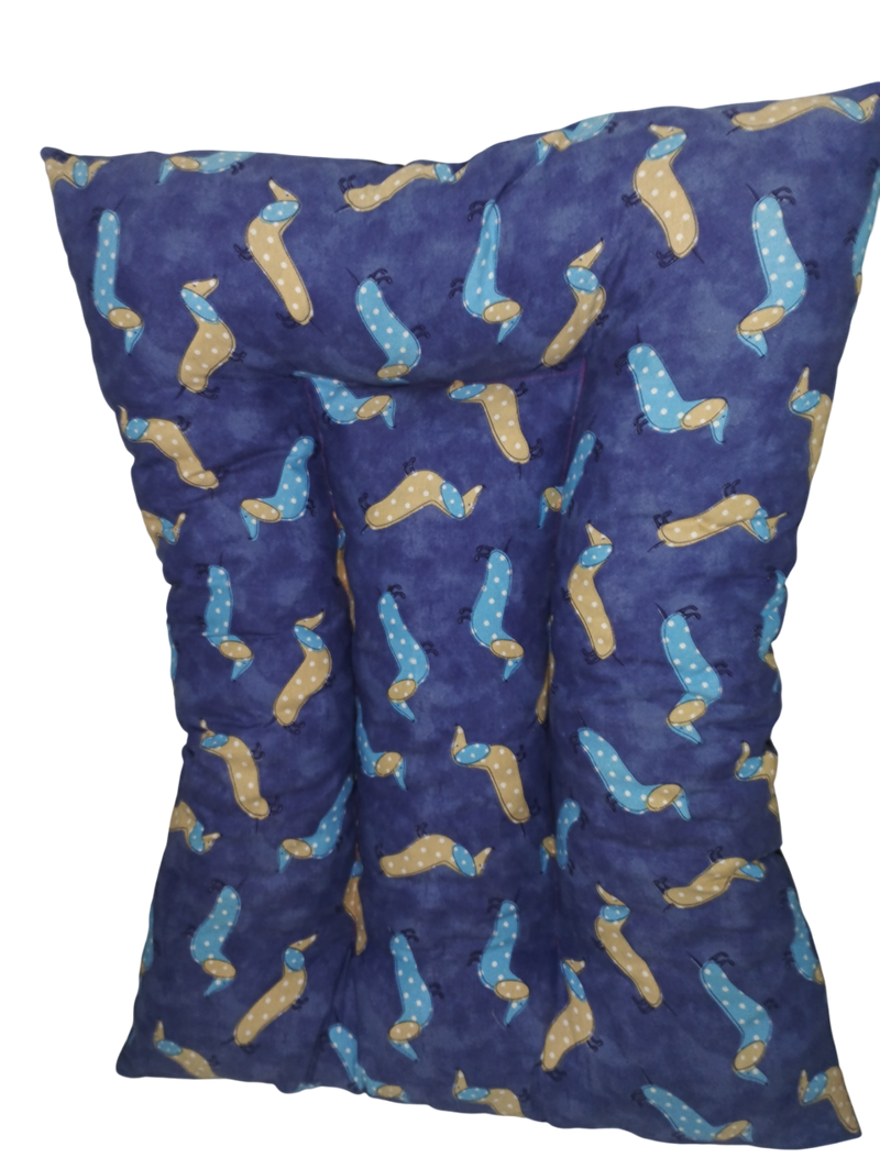 Cama acolchada para mascota con diferentes estampados 80x105 cm