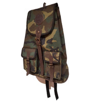 Mochila de caza en camuflaje grande con dos bolsillos frontales
