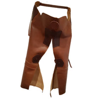 Zahon mujer fabricada en piel.