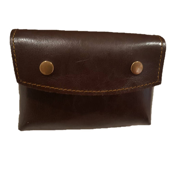 Estuche fabricado en piel para caja de balas completa.