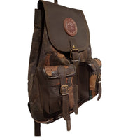 Mochila trufera tipo medieval, con bolsillos.
