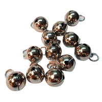 Cascabel hurón fabricado en metal. Color plateado