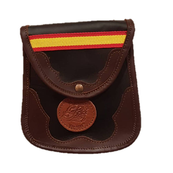 Una bolsa de ojeo-Bolsa portacartuchos en piel con detalle de España, para llevar en el cinturón